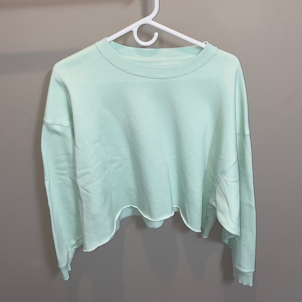 American eagle cropped women’s crew neck